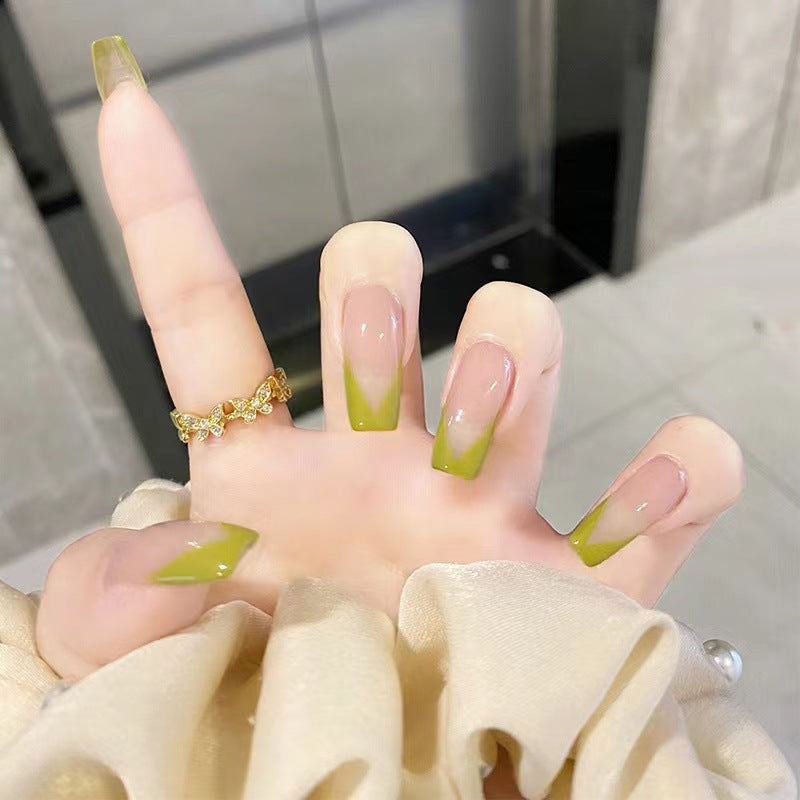 Kunstvolle Nagelverlängerungen mit frischem Sommerdesign Brehn