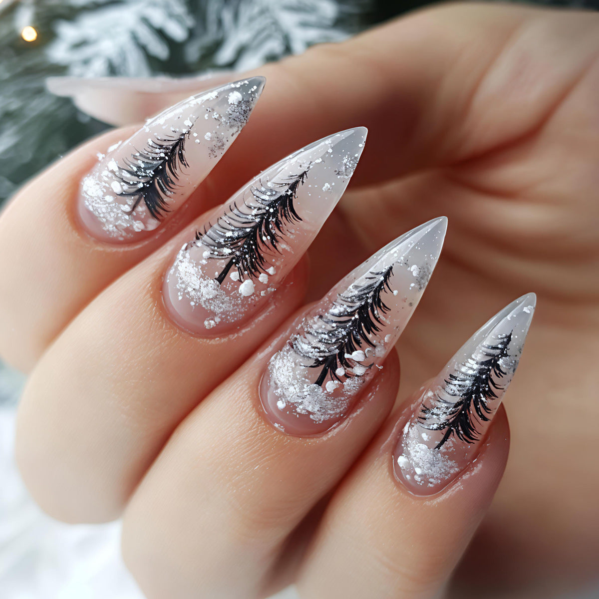 Elegante Kunstnägel mit Winterlichem Tannenbaum-Motiv Brehn