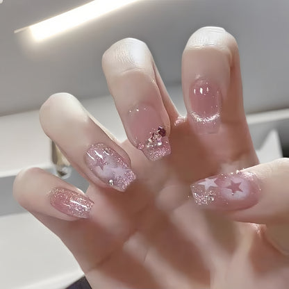 Kunstnägel mit Elegantem Farbverlauf und Glitzerakzenten Brehn