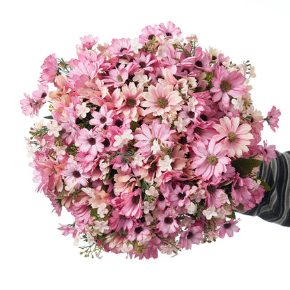 Lebensechter Gänseblümchen Blumenstrauß