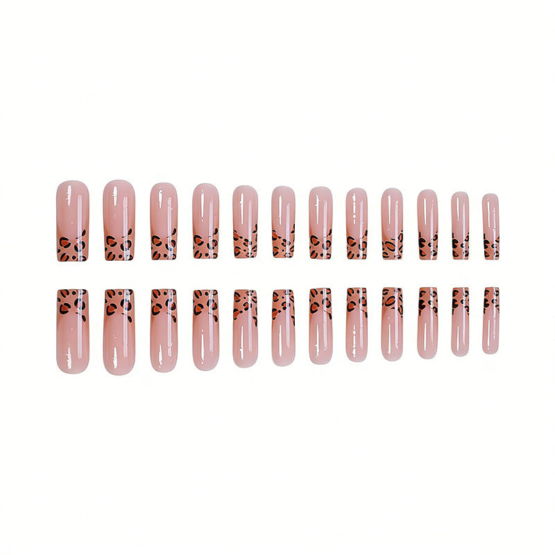 Stilvolle dekorative Ombre-Nagelverzierungen Brehn