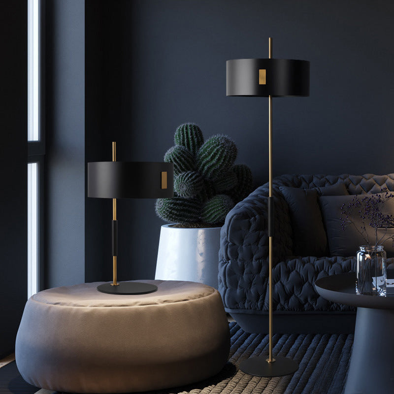 Moderne Tischlampe mit stilvollem Design