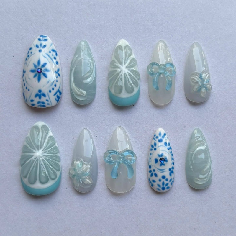 Elegantes Floral-Design Press-On Nagelset Brehn