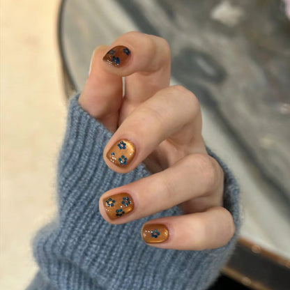 Floral Accent Gel Nail Art Brehn