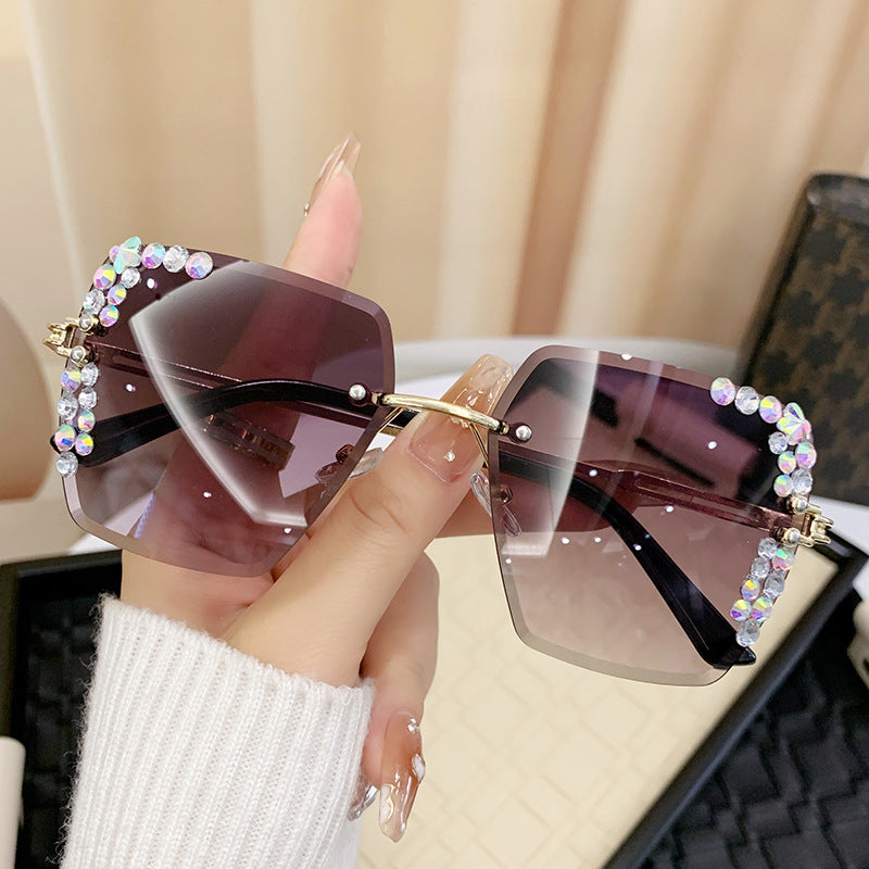 Damen Sonnenbrille mit extravagantem Strassrahmen Brehn