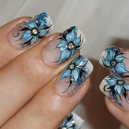 Kunstnägel mit floralen Details Brehn