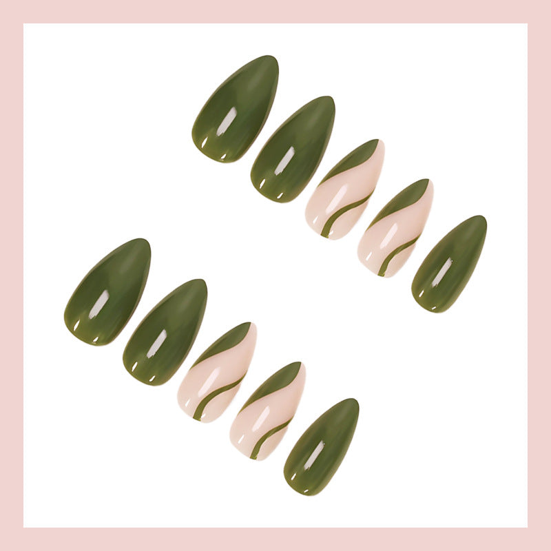 Elegantes Nageldesignset mit kreativen Akzenten Brehn