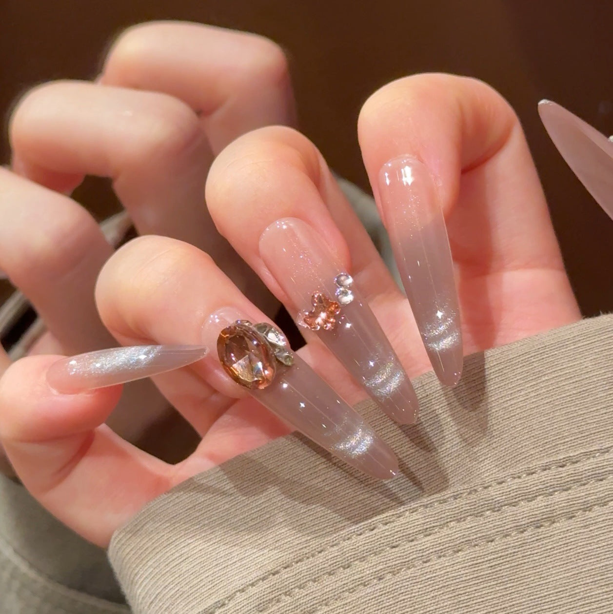 Elegante Stiletto Press-On Nägel mit Strass Brehn