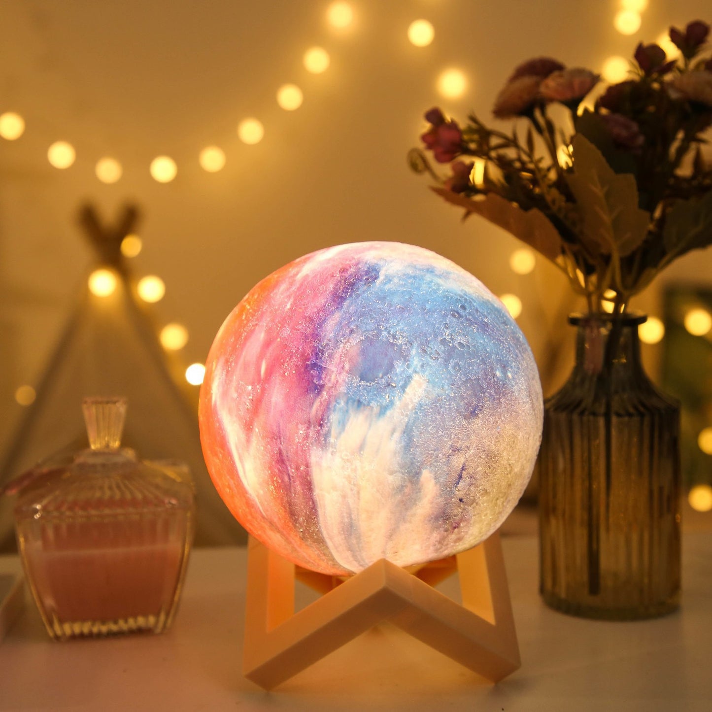 3D Lunar Texture LED Orb Nachttischlampe mit Holz-Geometrie-Ständer Brehn