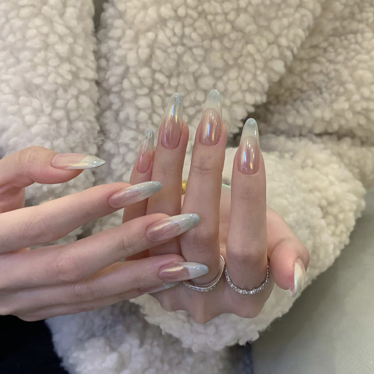Ombre Stiletto Press-On Nägel mit irisierendem Finish Brehn