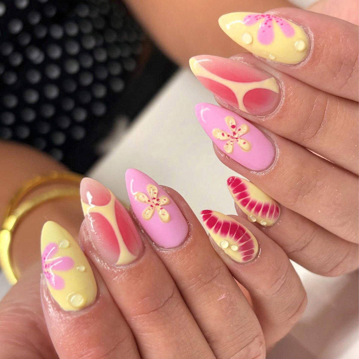 Künstlerisches Kreatives Floral Press-On Nail Art Set Brehn