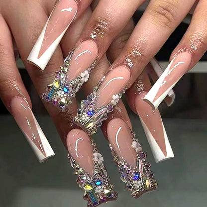 Luxus Stiletto Press-On Nägel mit floralen Verzierungen Brehn