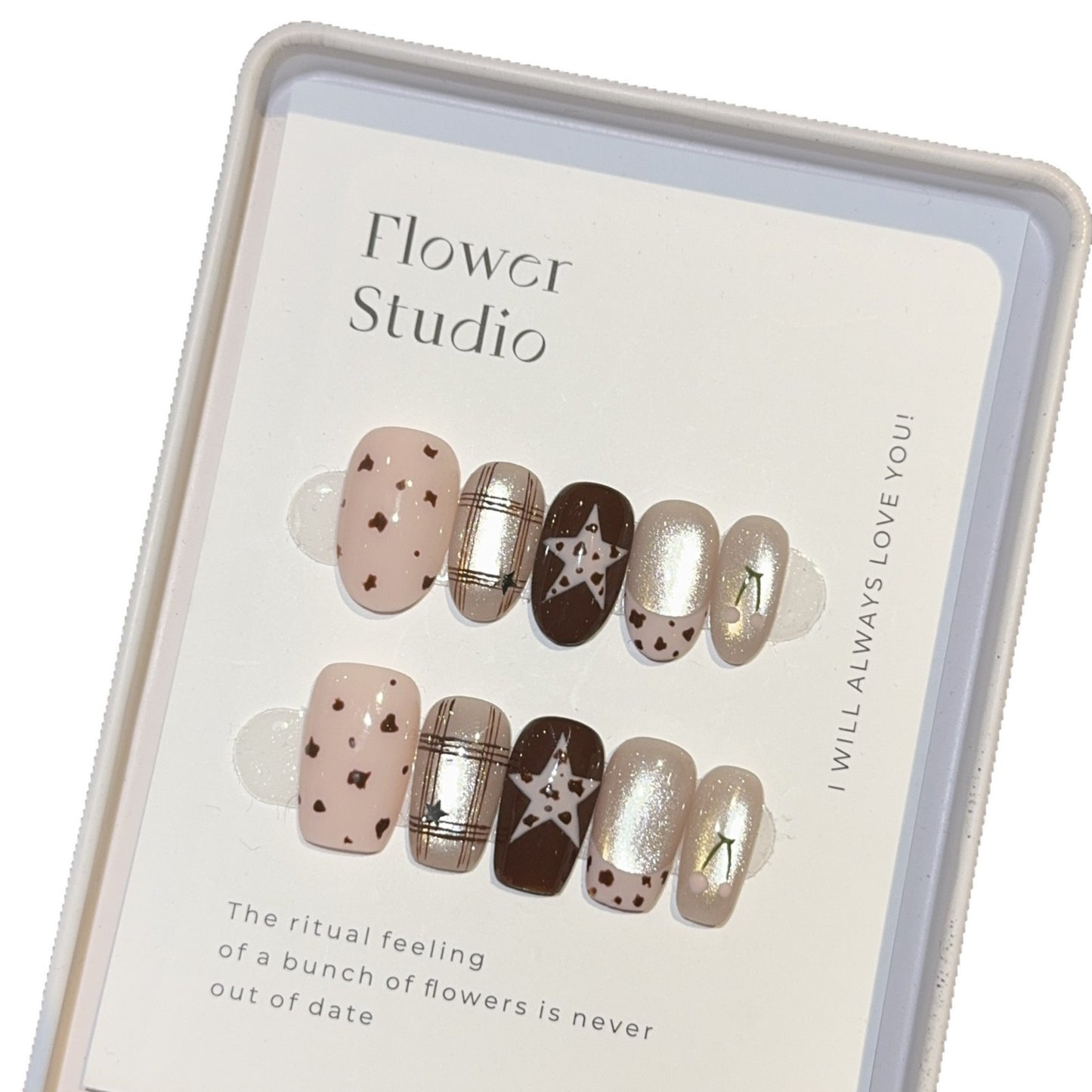 Kunstnägel Im Eleganten Blumen-Design Brehn