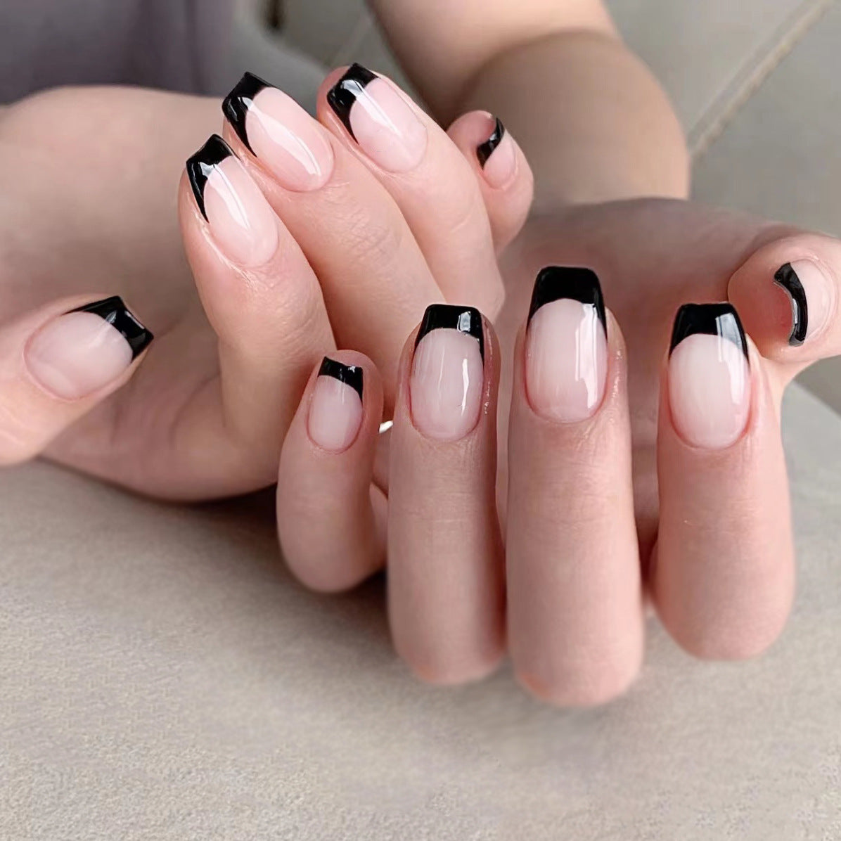 Künstliche Nagelspitzen mit Hochglanz-Schwarz Brehn