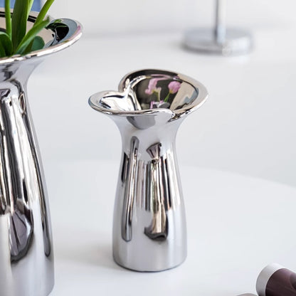 Elegante und moderne Keramikvase Brehn