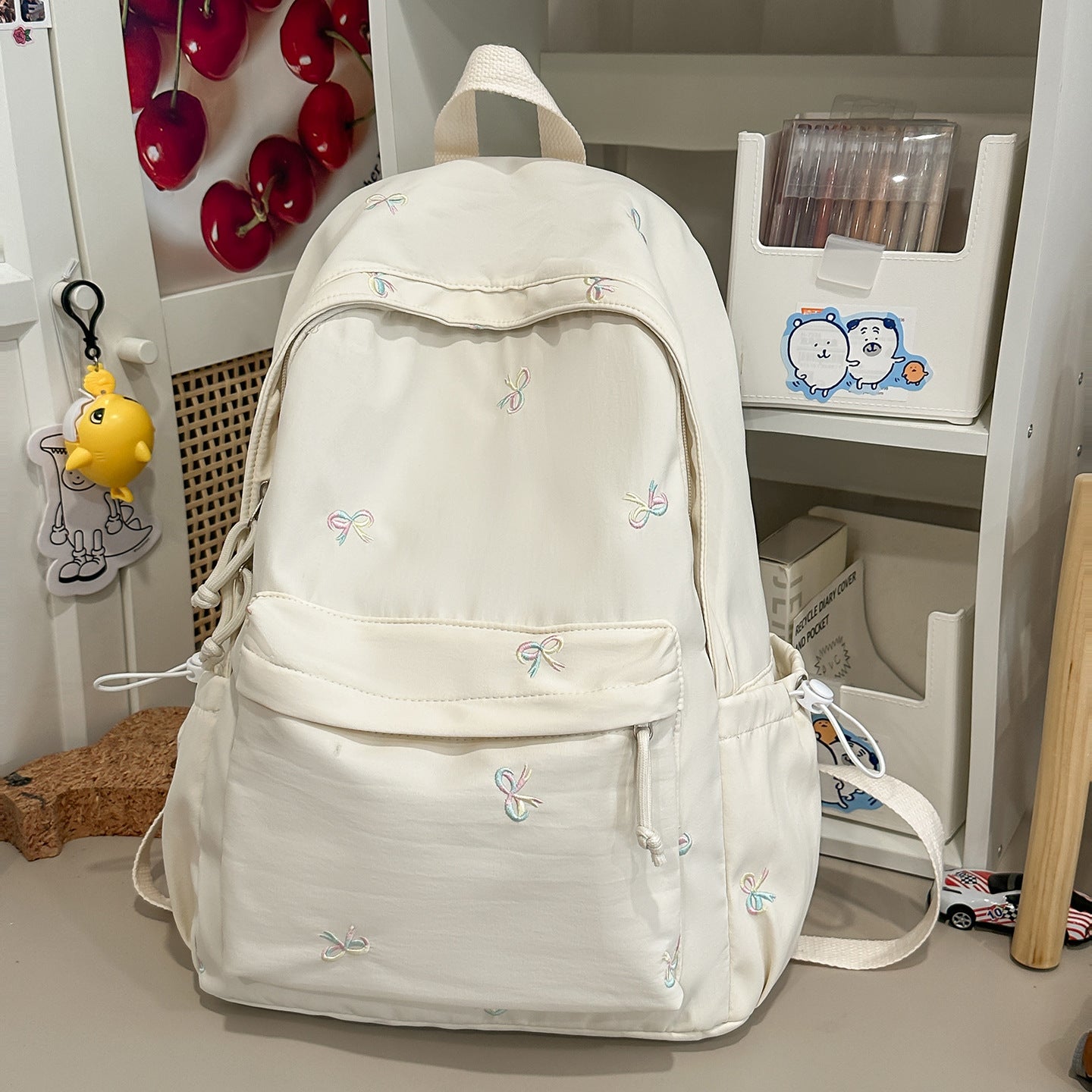 Besticketer lässiger Schulrucksack