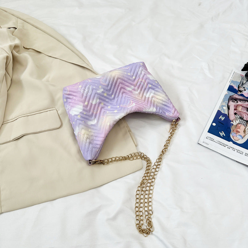 Gepolsterte Clutch-Handtasche mit Ketten-Detail