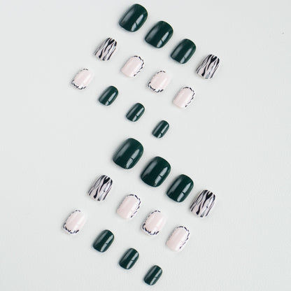 Künstlerisches Nail Art Set mit geometrischen Mustern