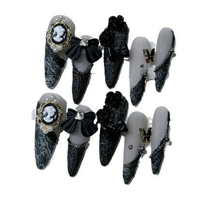 Gothic-inspirierte dekorative Nail Art Kollektion