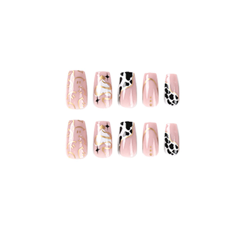 Künstlerische Nageldekoration Brehn