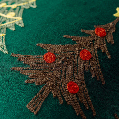 Plüsch-Velours-Quadrat-Akzentkissenbezug mit handgestickter Weihnachtsbaumstickerei und Lockstichkante