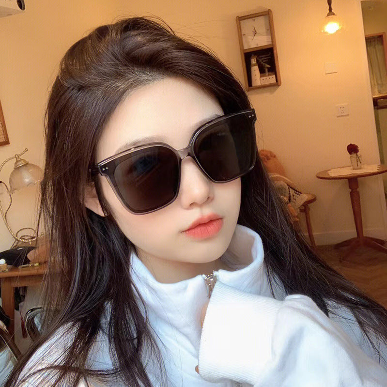 Damen modische Sonnenbrille mit auffälligem Rahmen und UV-Schutz Brehn