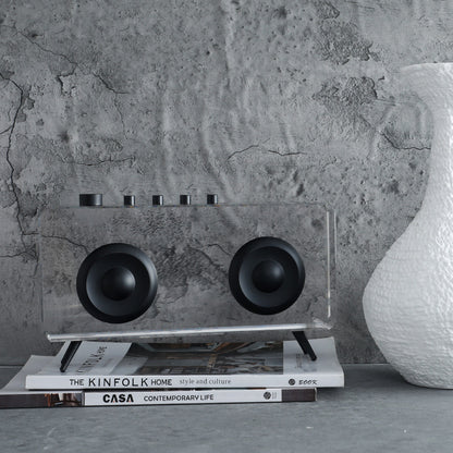 Retro-inspirierte transparente Radio