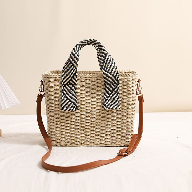 Damen Handtasche aus geflochtenem Naturmaterial mit modischem Detail Brehn