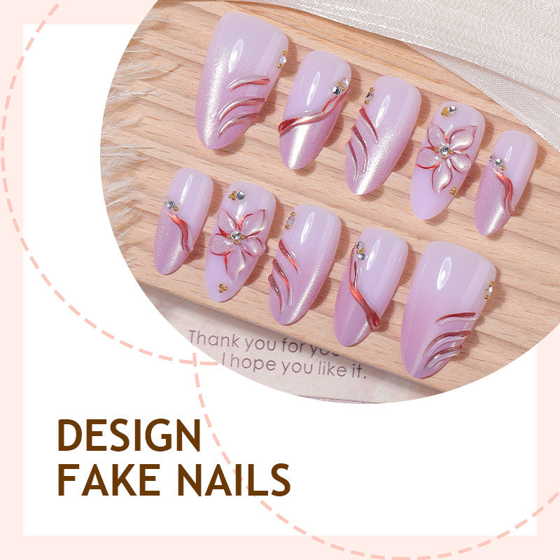 Kunstnagelset mit zarten floralen Designs und eleganten Glitzerdetails Brehn