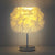 Federleichte Akzent Tischlampe