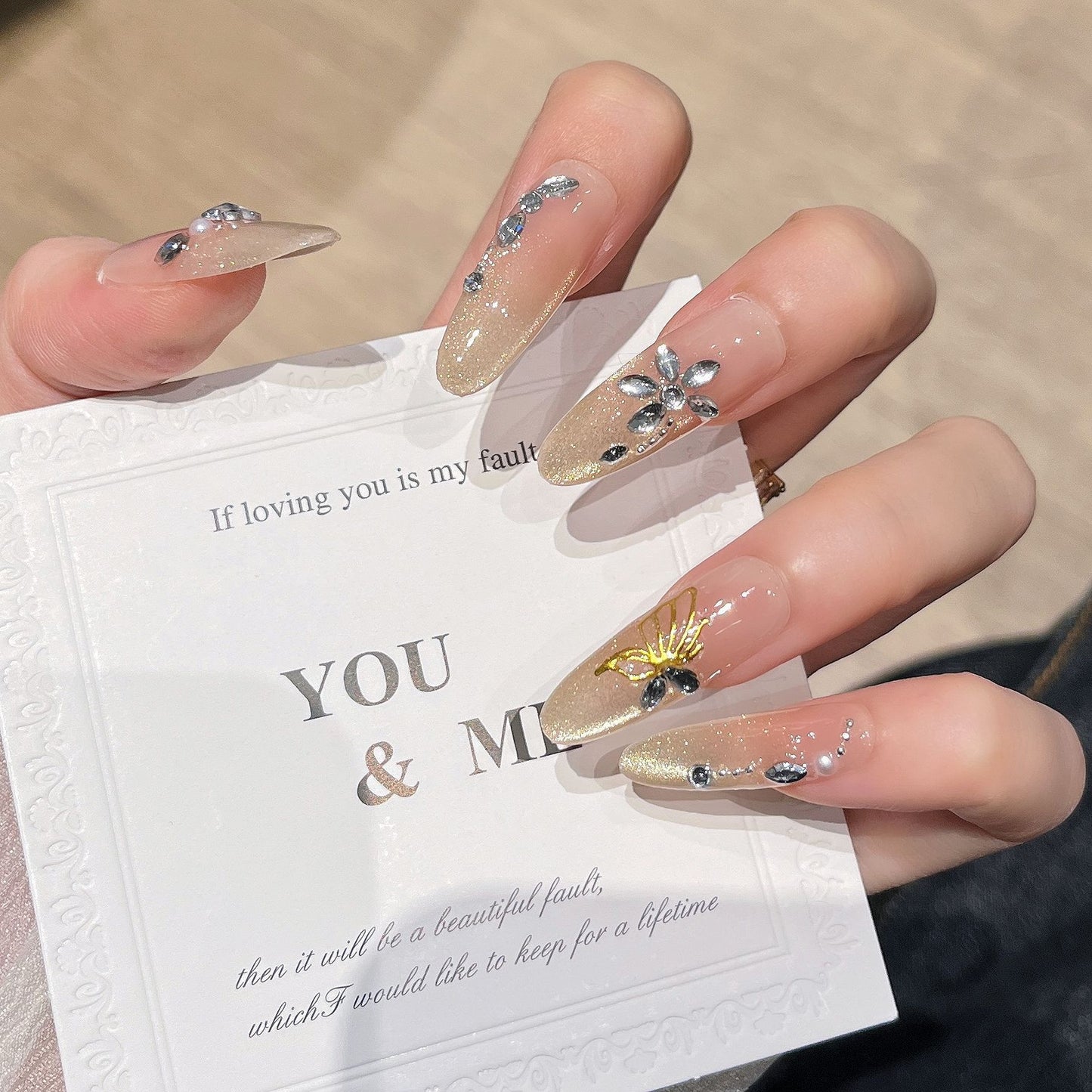Künstlerische Glitter-Nagelverlängerungen Brehn