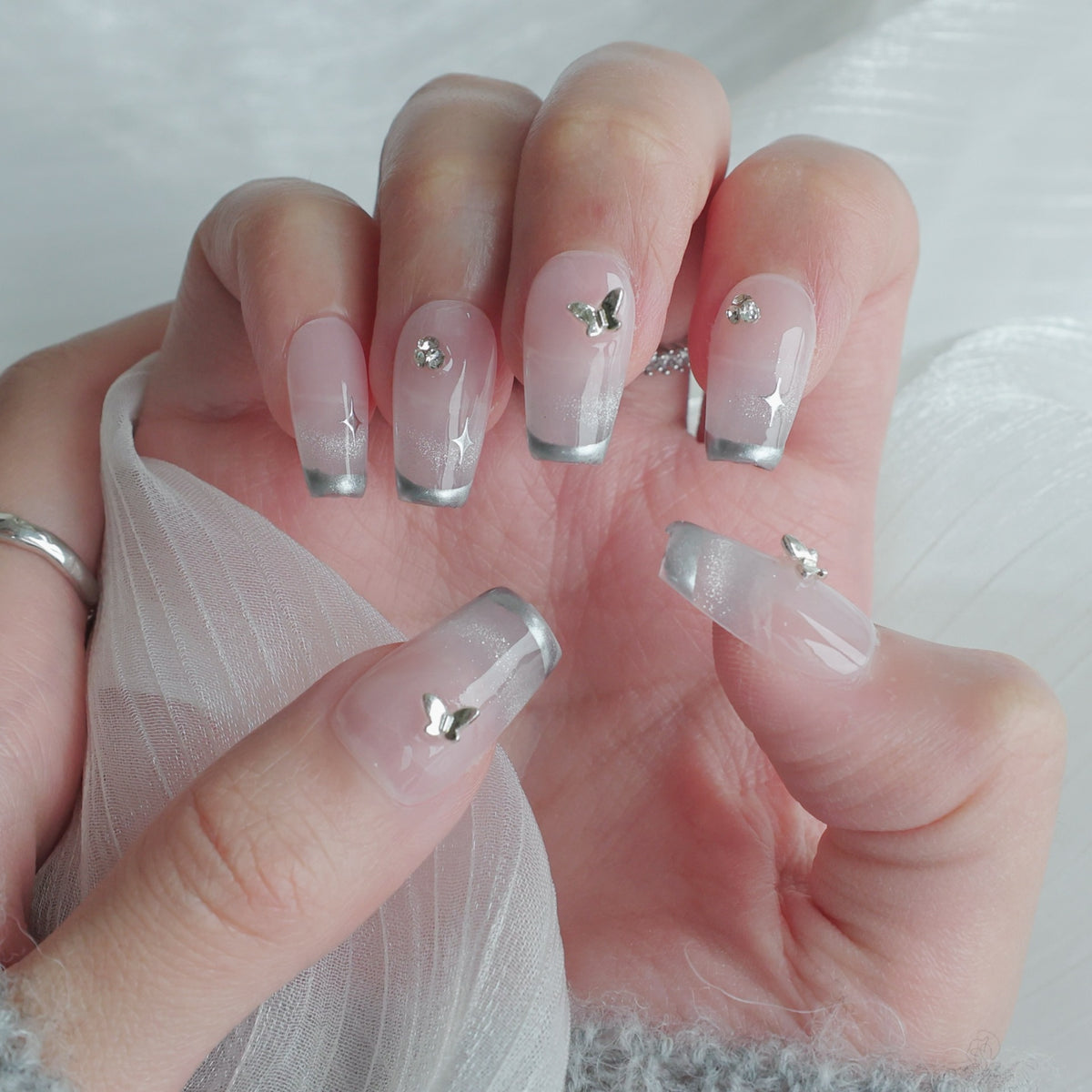 Schmetterlings-verzierte Press-On Nagelset