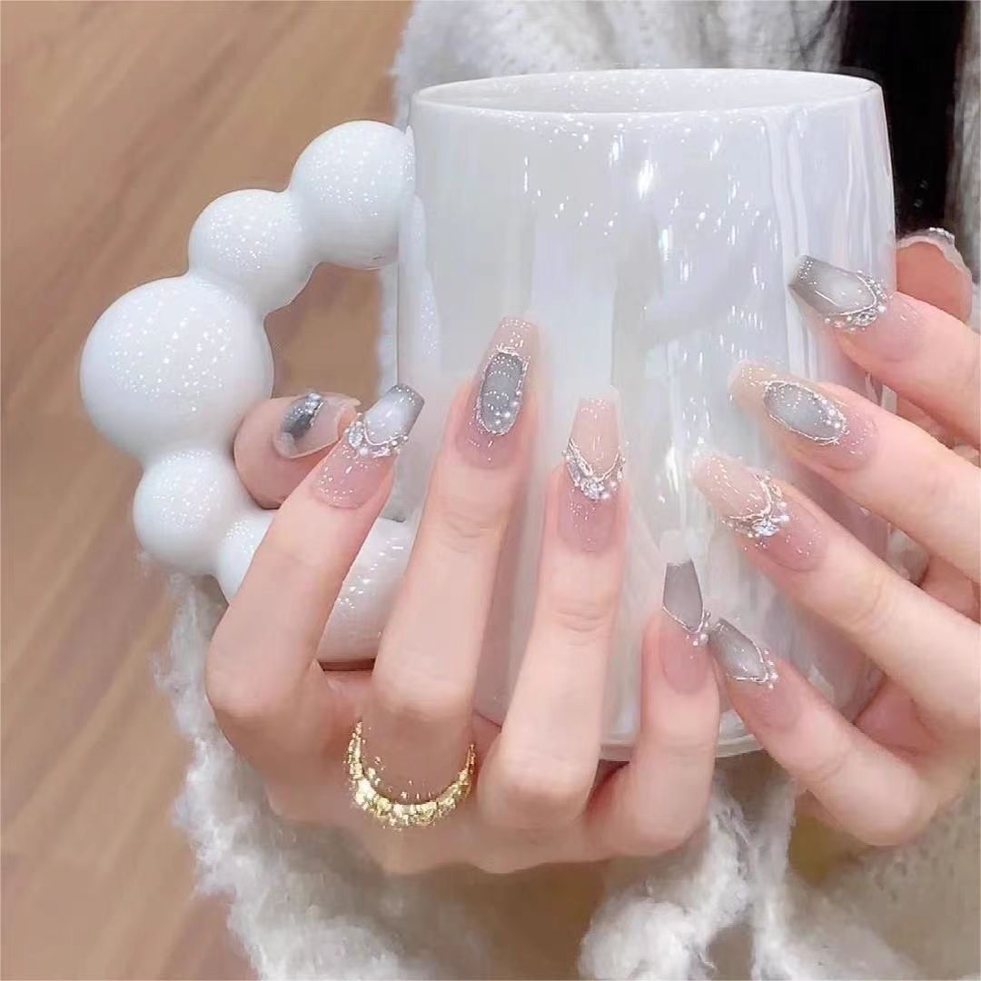 Künstlerische mit Juwelen verzierte Acryl-Nagelverlängerungen