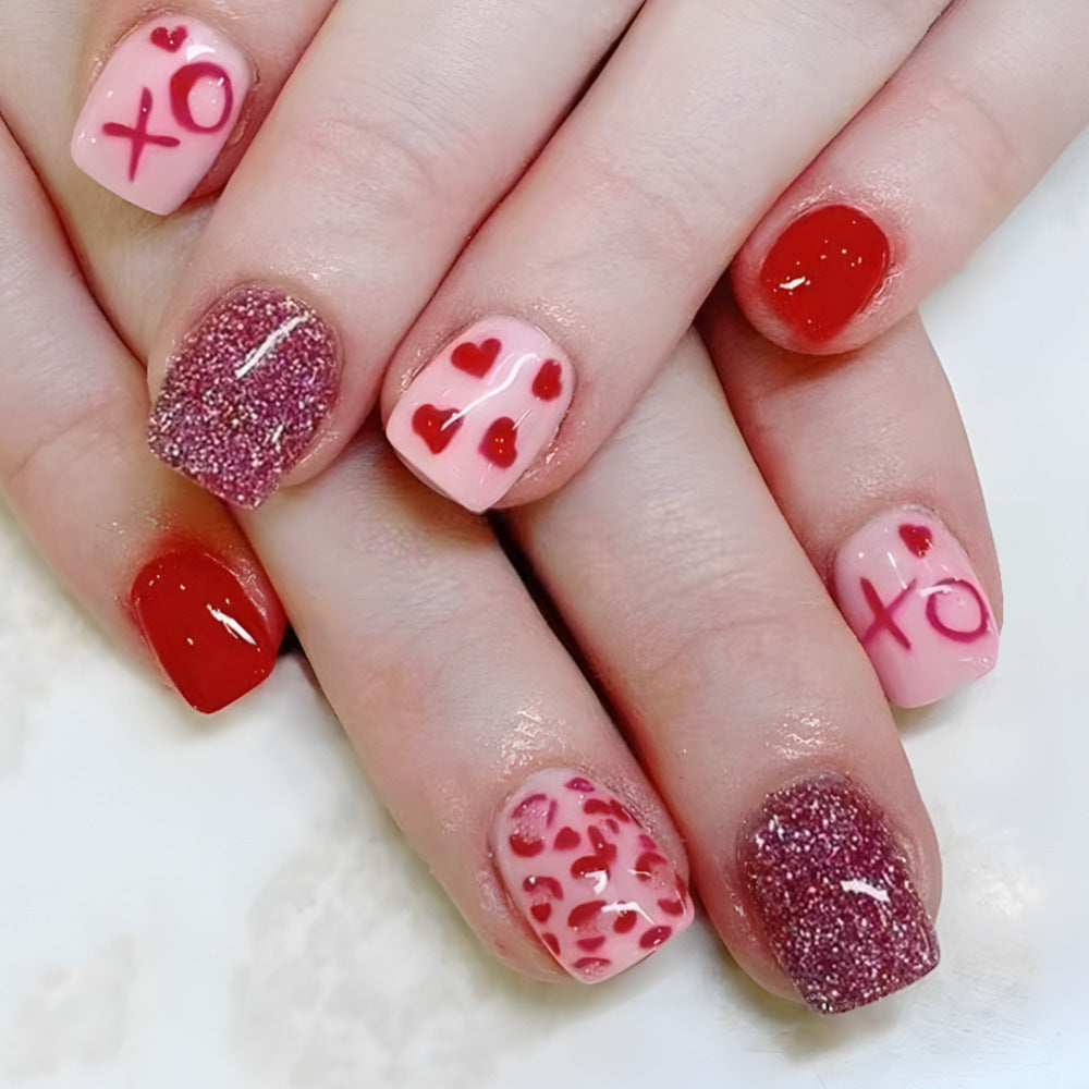Künstlerisch Herz-verzierte Nagelkunst Brehn