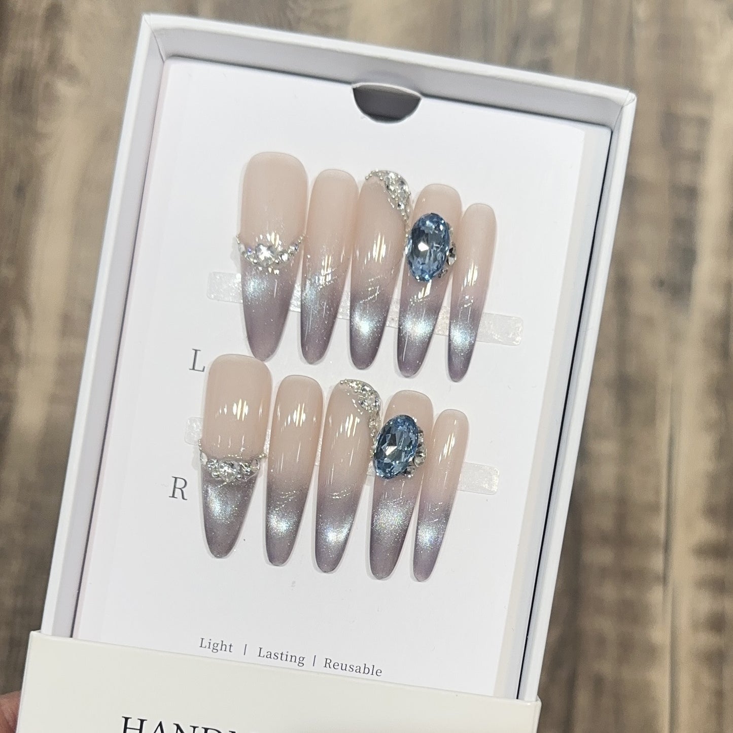 Glamouröse Press-On Nagelset mit Ombré-Design und Strass-Akzenten Brehn