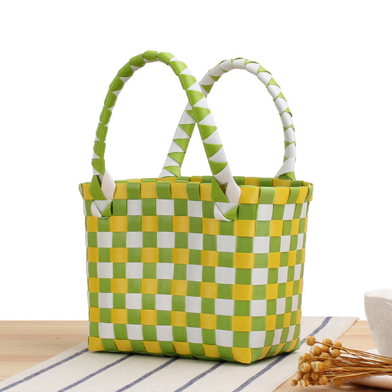 Handtasche Aus Geflochtenem Material mit Stilvollem Karomuster Brehn