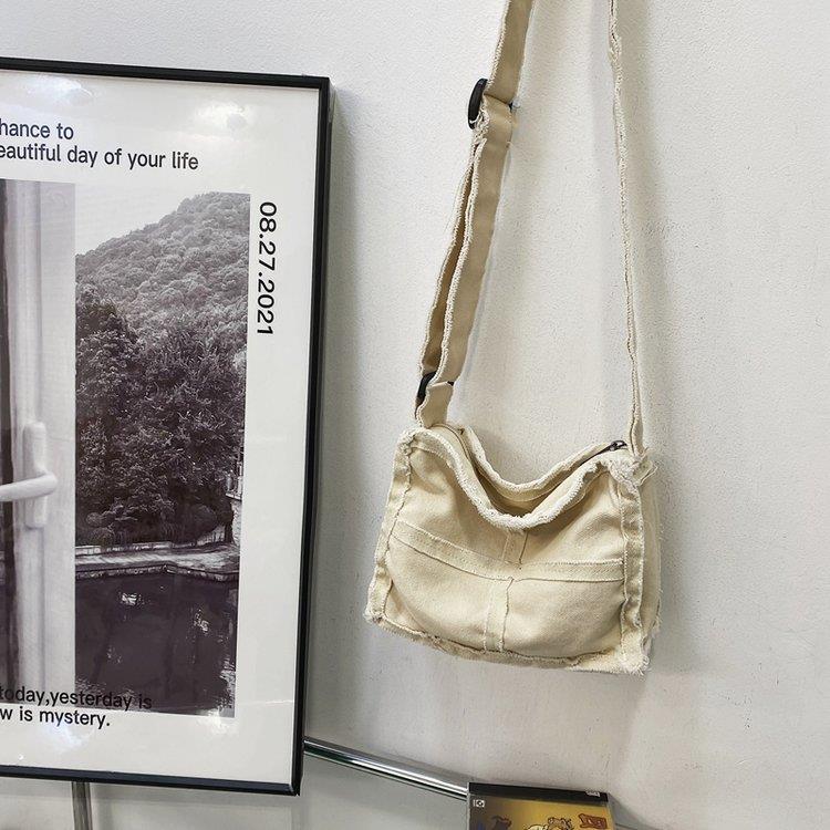 Lässige Fransen-Denim-Schultertasche