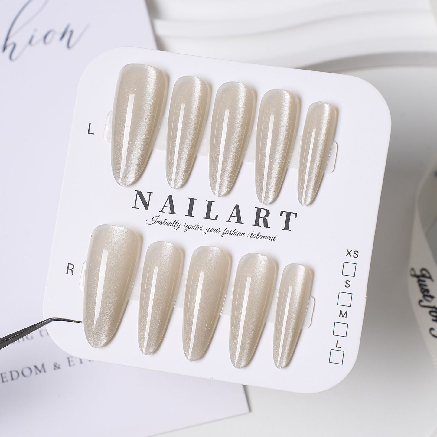 Blumen- und Schmetterlingsdesign Press-On Nägel Brehn