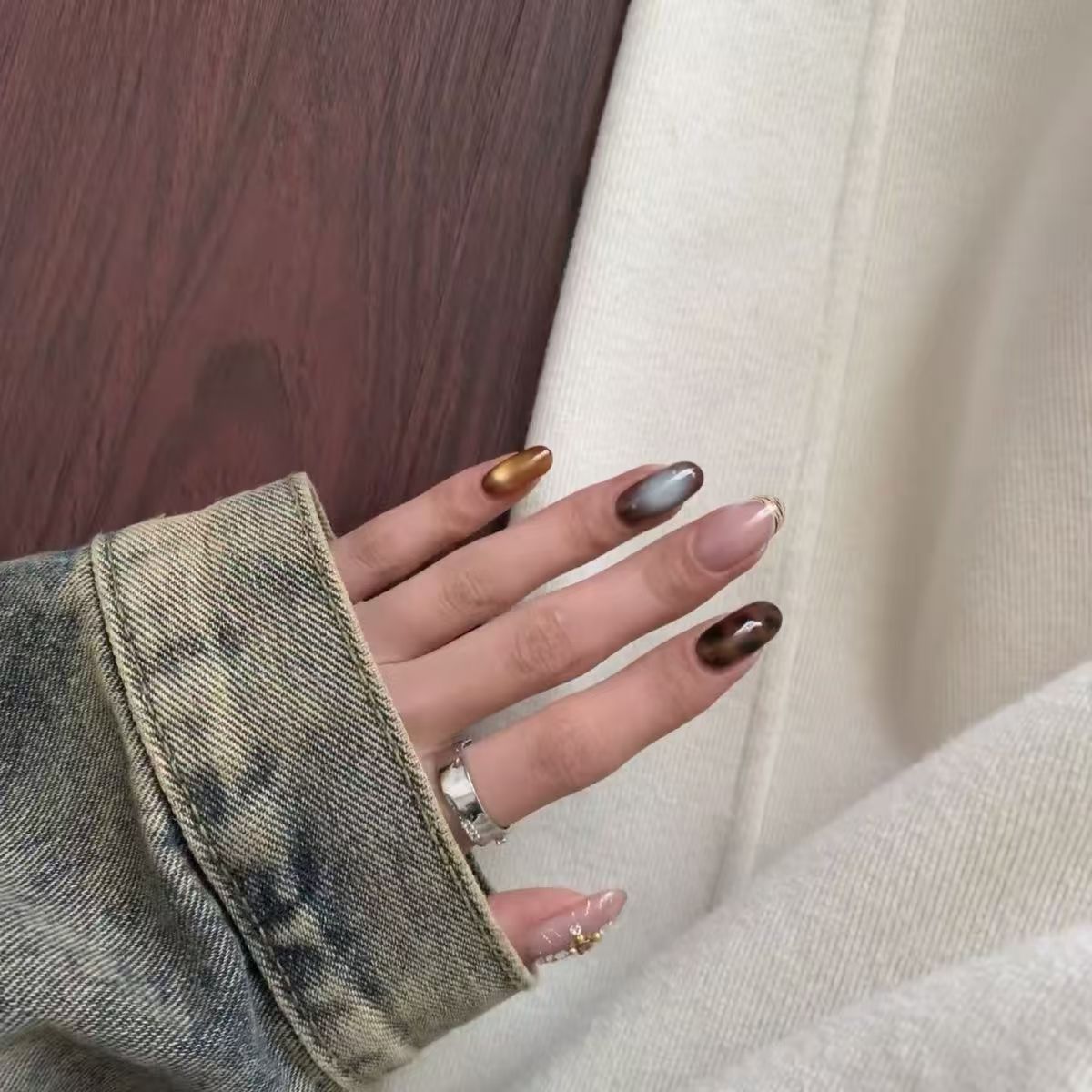 Trendy Press-On Nagelkunst Brehn