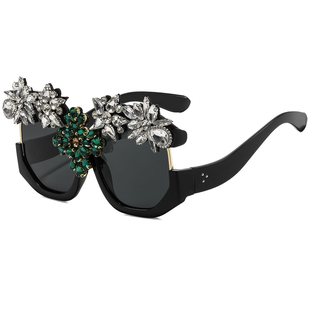 Damen Glamouröse Sonnenbrille mit funkelnden Kristallblüten Brehn