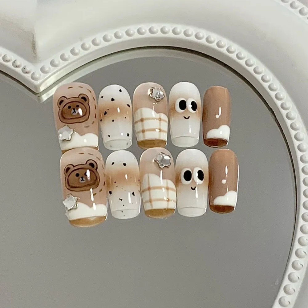 Elegante Nagelkunst mit Glitzerkante Brehn