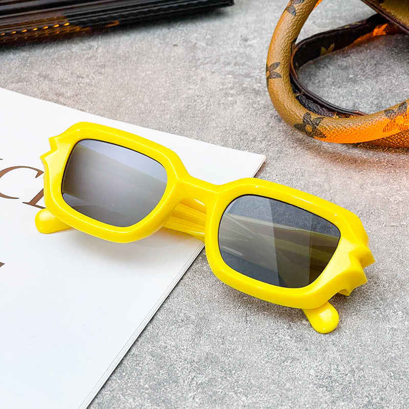 Damen modische Sonnenbrille mit auffälligem Rahmen Brehn