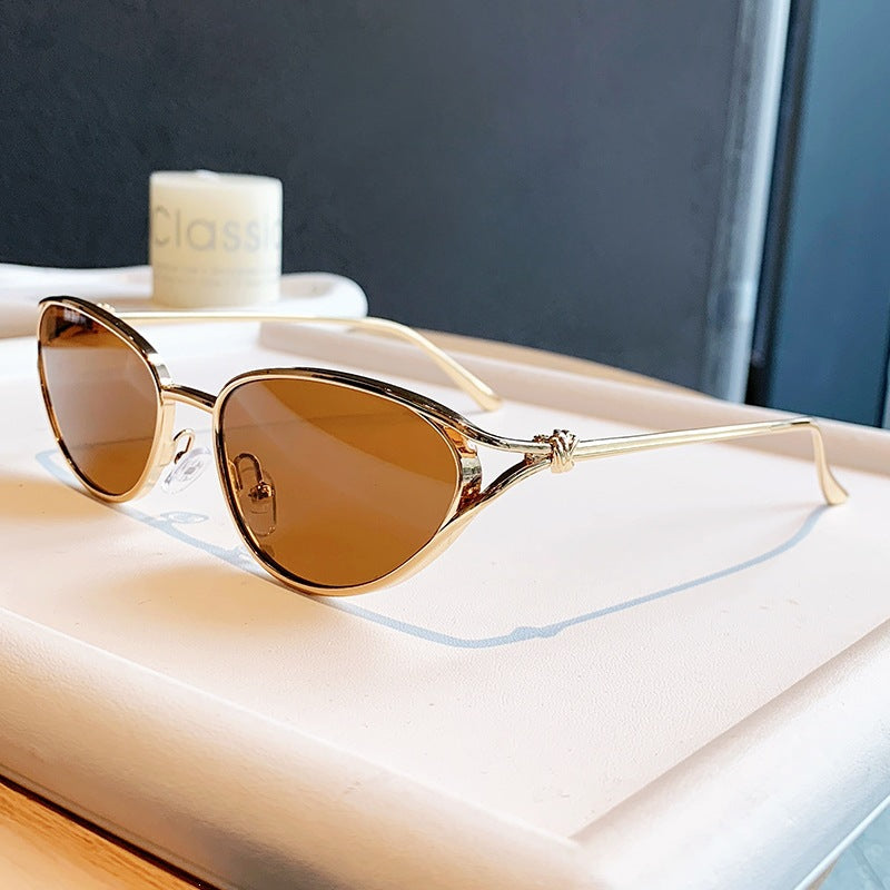 Damen Cat-Eye Sonnenbrille mit elegantem goldenen Rahmen und polarisierten Gläsern Brehn