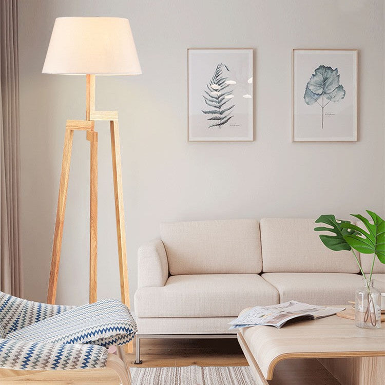 Moderne Holz-Stativ-Stehlampe