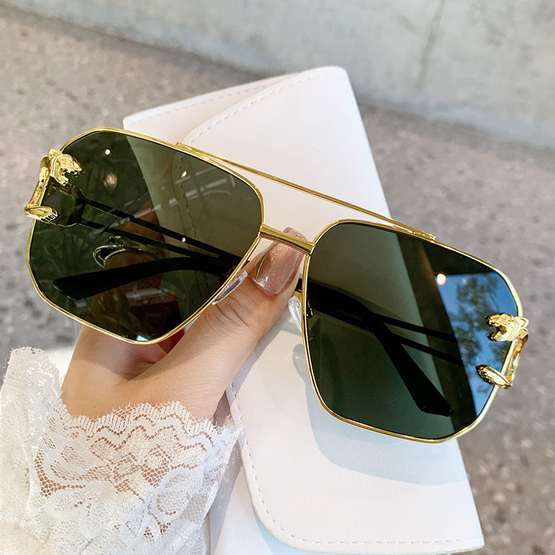 Damen quadratische Sonnenbrille mit luxuriösem Metallrahmen Brehn