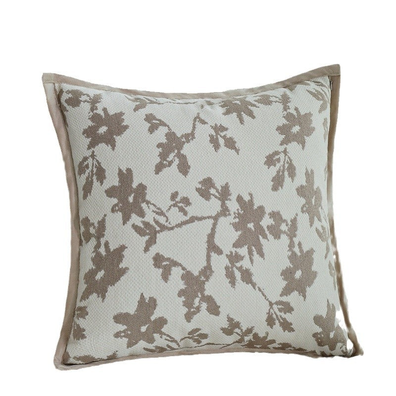 Quadratischer Feinstruktur-Kissenbezug mit botanischem Jacquard‑Relief und satinierter Keder Brehn