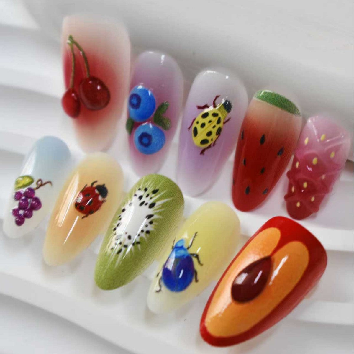 Künstlerisches 3D Obst Nageldesign Brehn