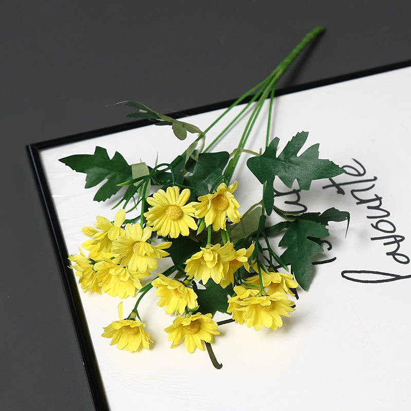 Dekorative Blumenarrangements für die Wohnkultur