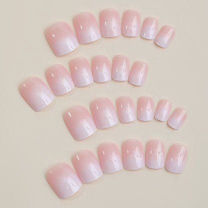 Kunstnagelset mit elegantem natürlichem Finish Brehn