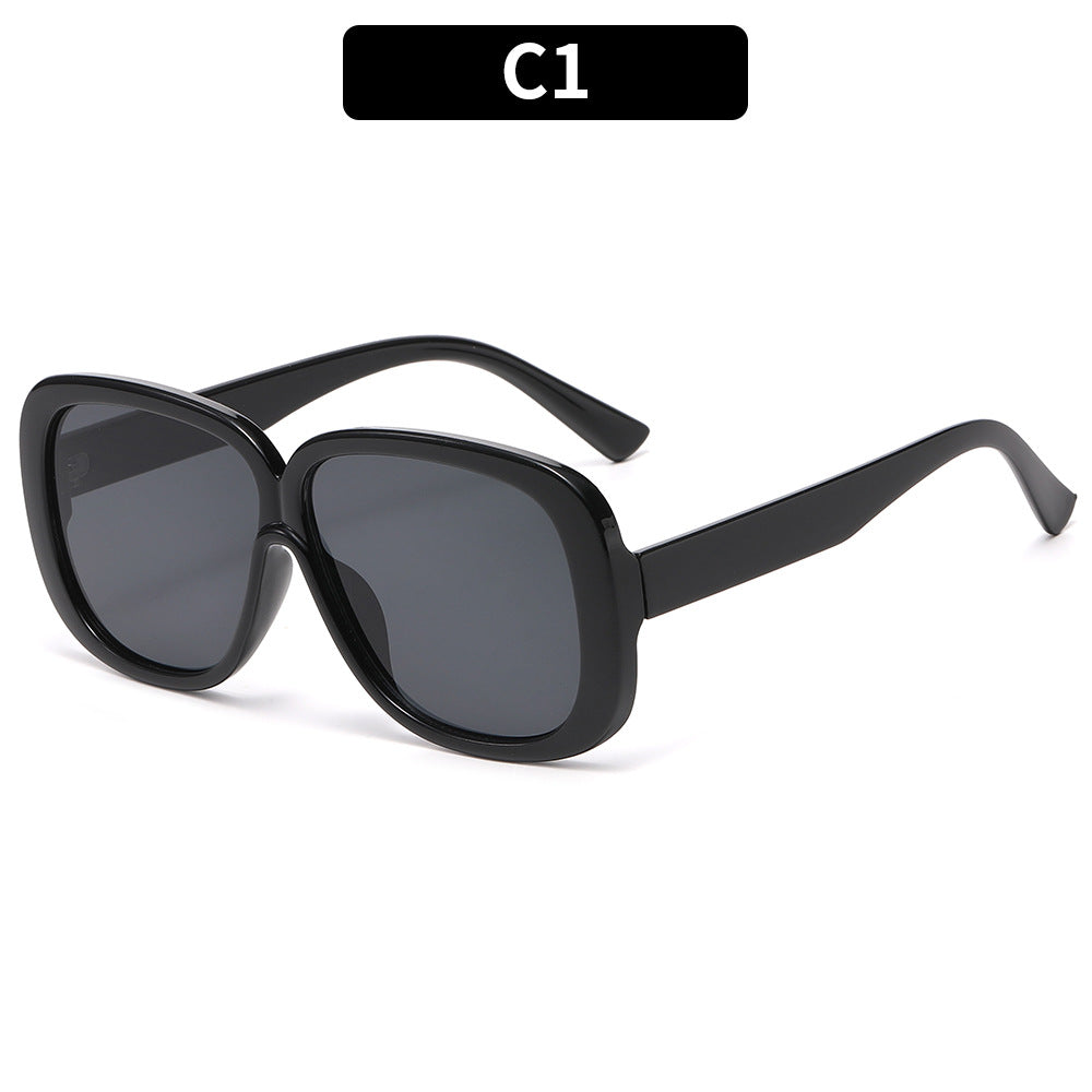 Übergroße retro-inspirierte quadratische Sonnenbrille